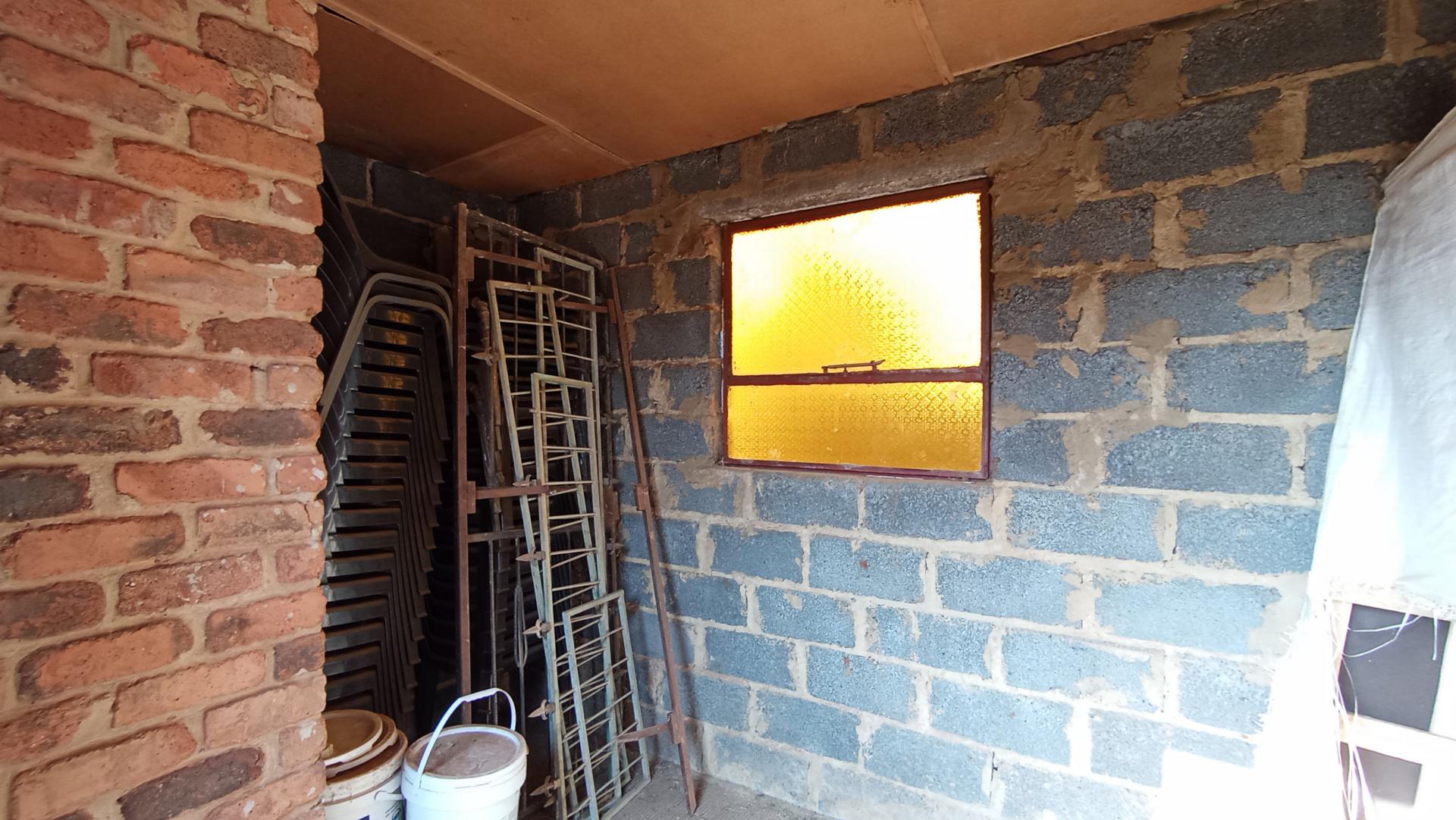 Store Room of property in Lakeside - (Vereeniging)