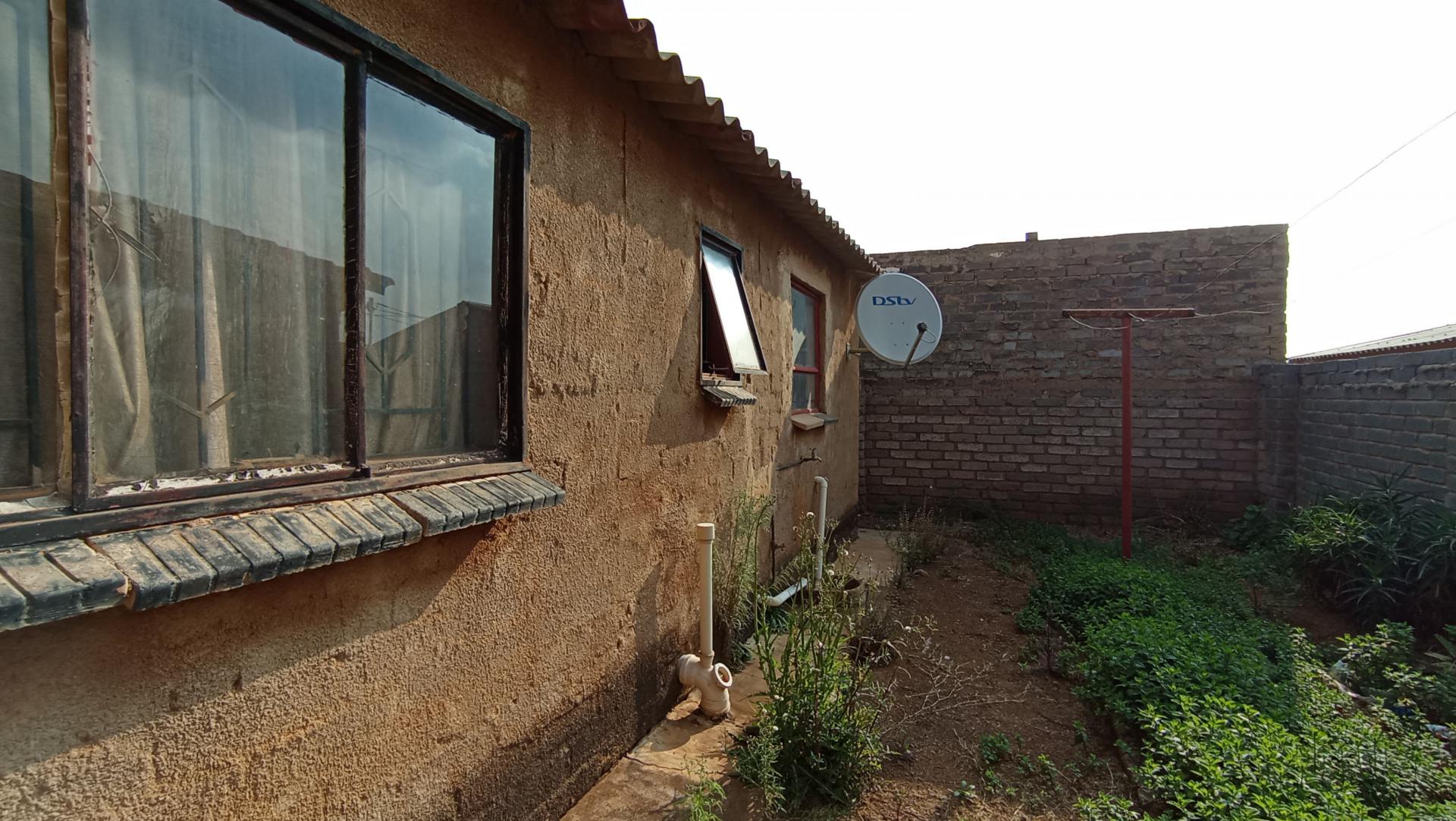 Backyard of property in Lakeside - (Vereeniging)