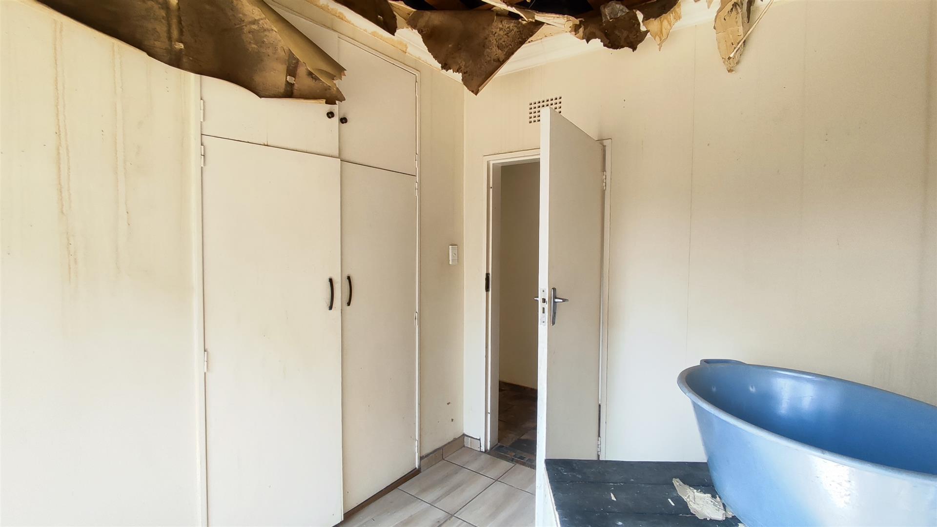 Bed Room 3 - 11 square meters of property in Sharon Park