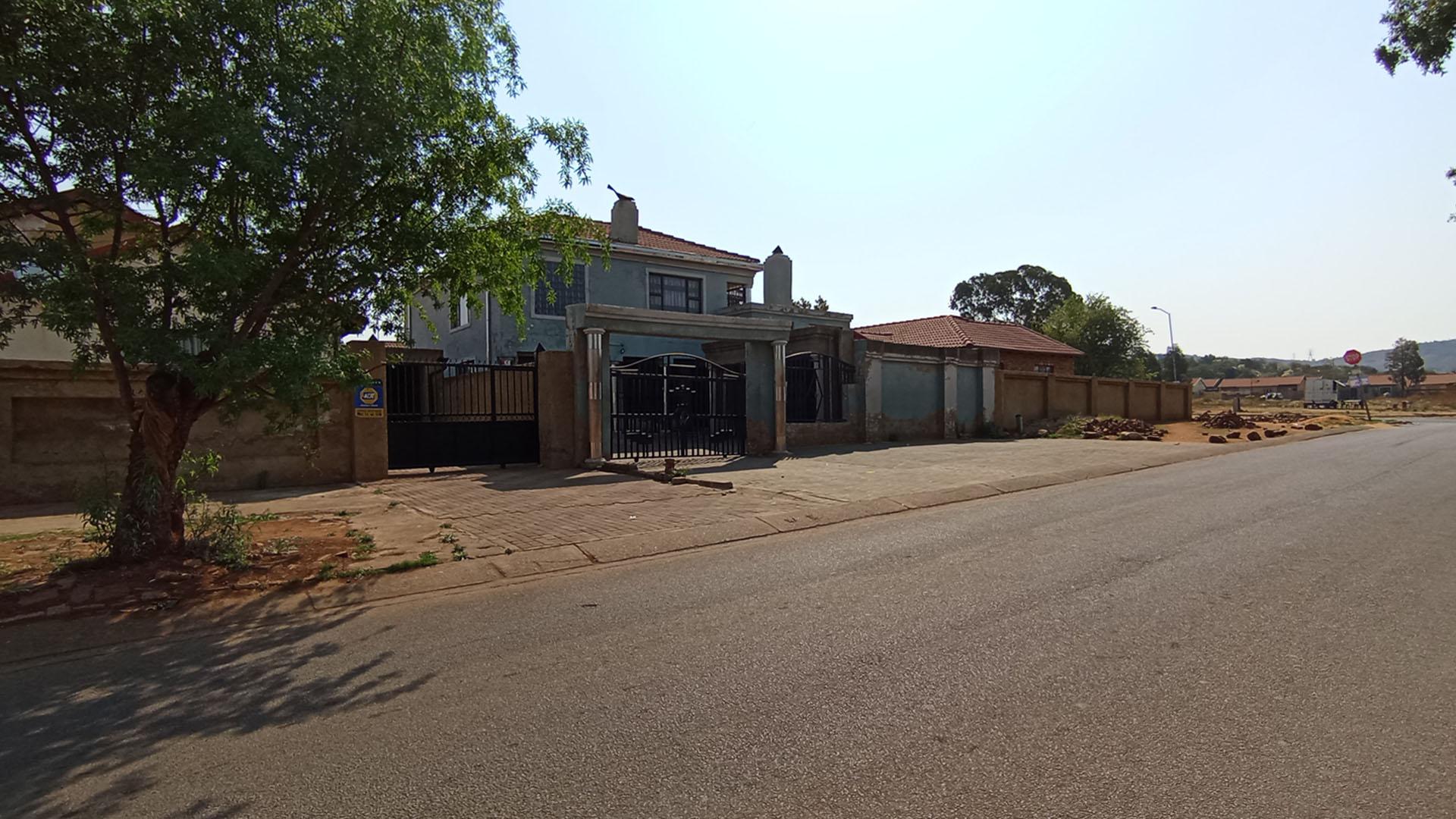 Front View of property in Danville