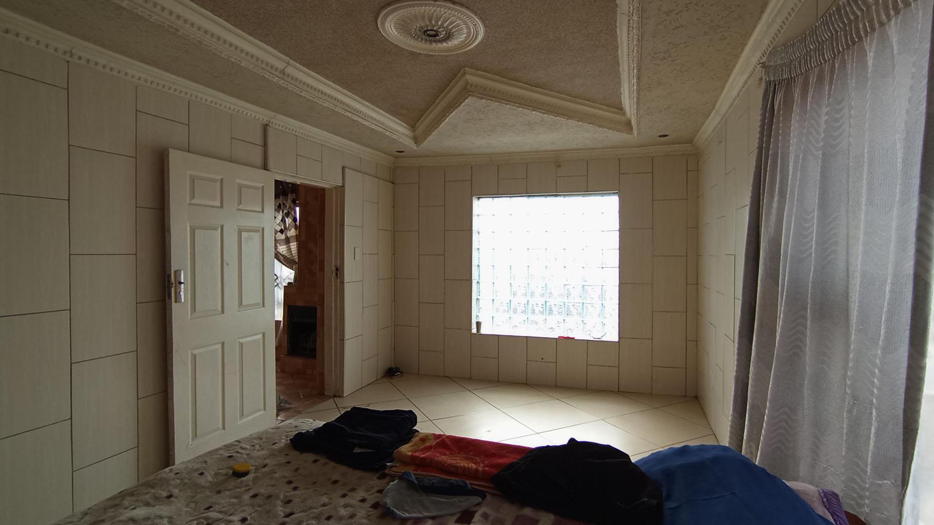 Main Bedroom - 27 square meters of property in Danville