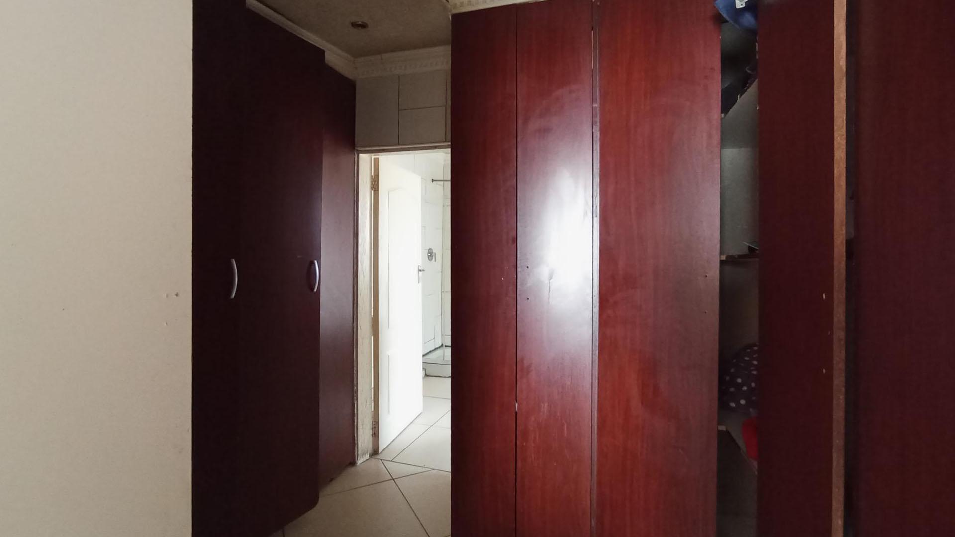 Main Bedroom - 27 square meters of property in Danville