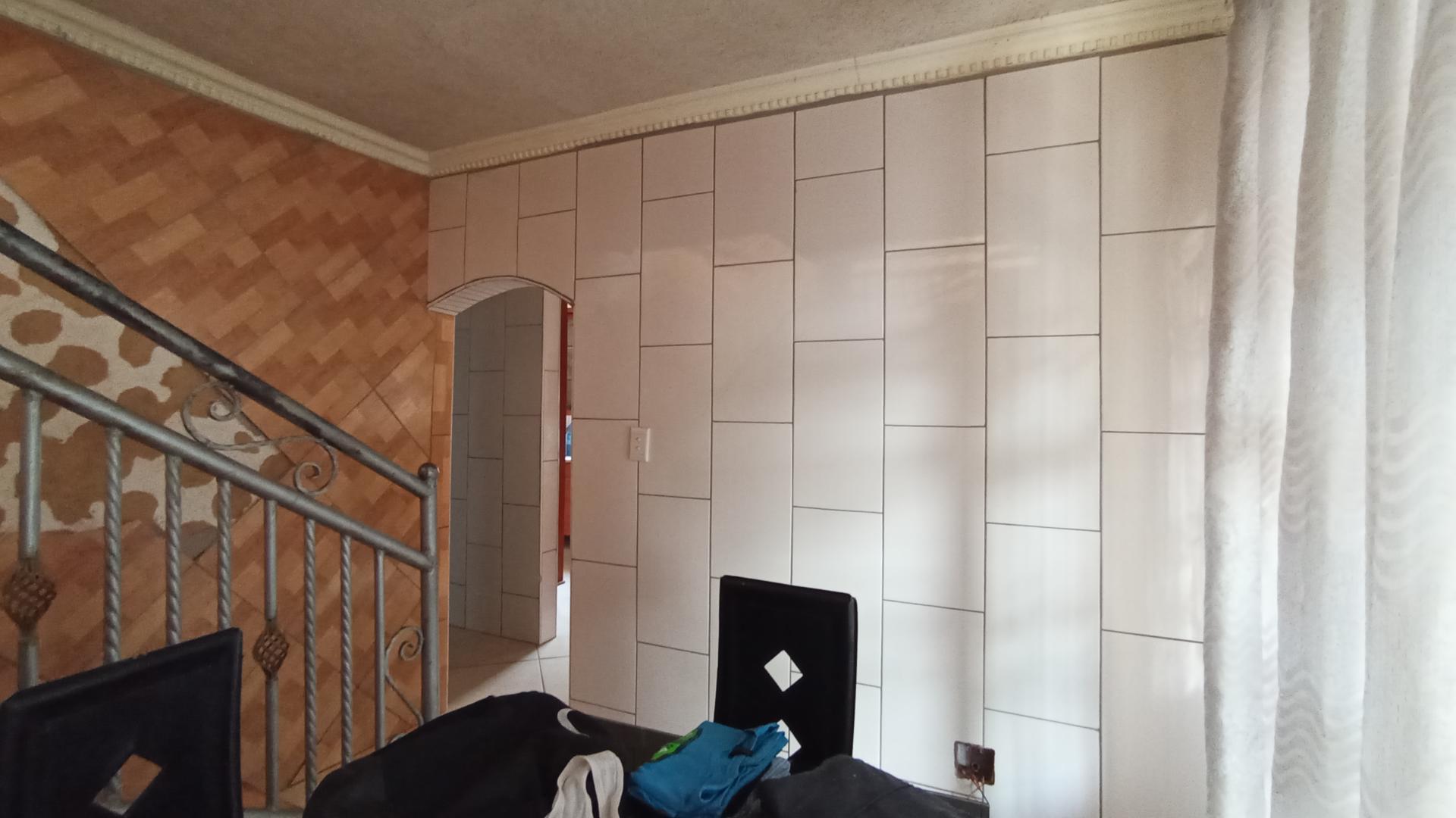 Dining Room - 12 square meters of property in Danville