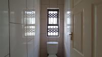 Bathroom 2 - 5 square meters of property in Danville