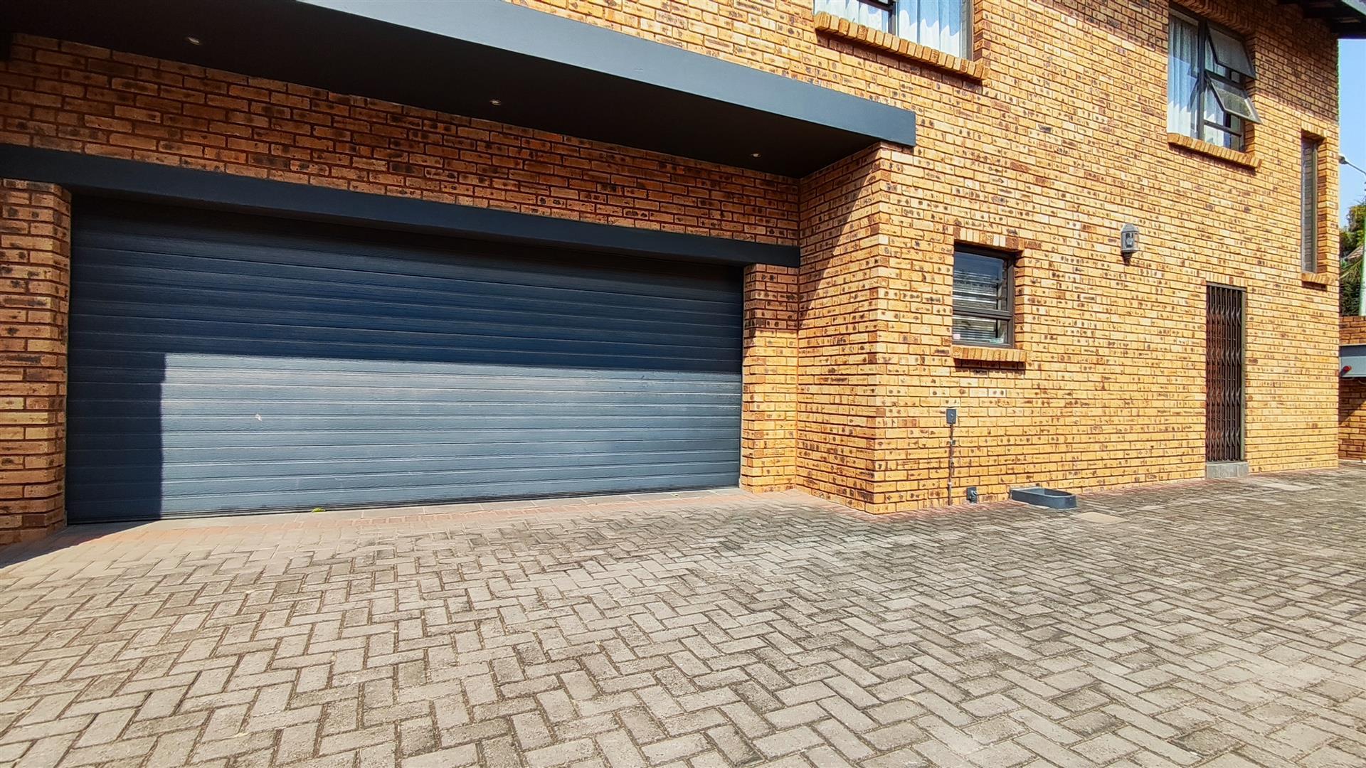 Front View of property in Raceview