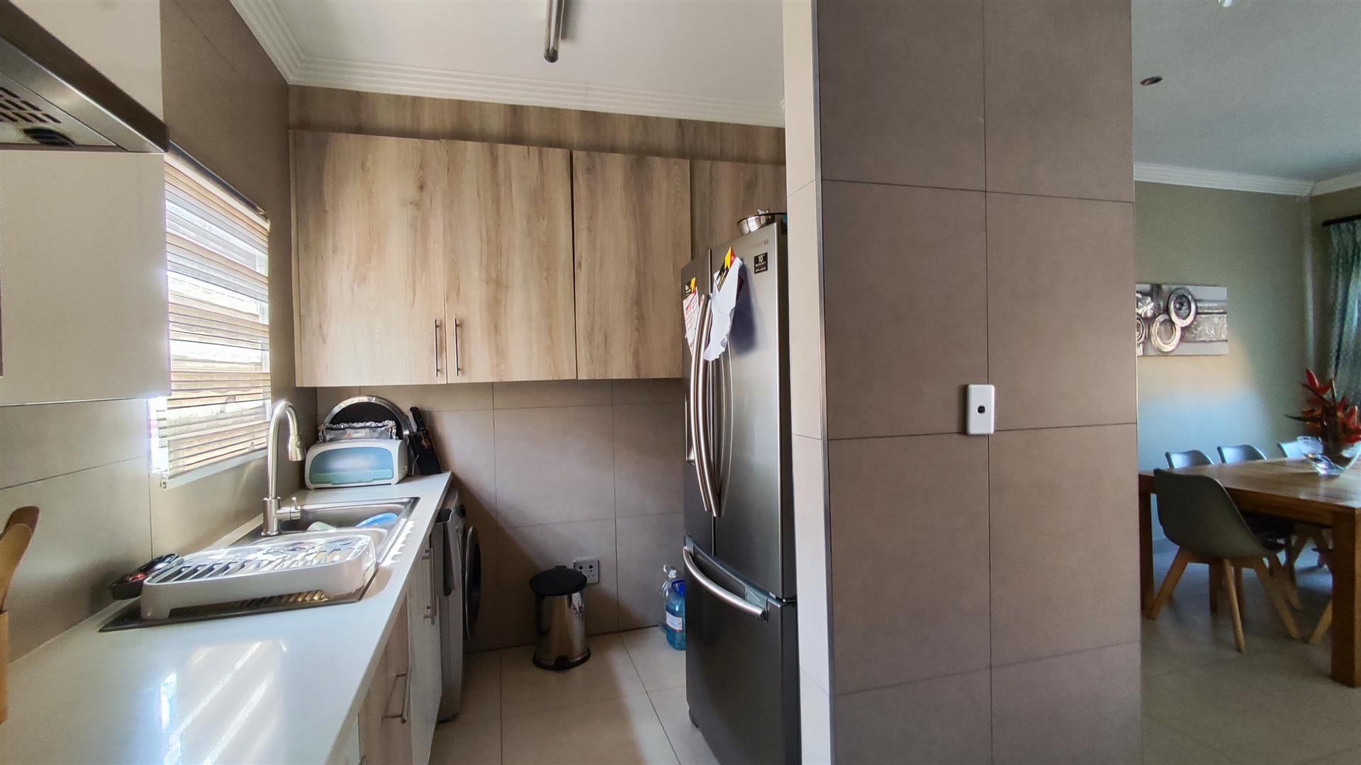 Kitchen - 13 square meters of property in Raceview