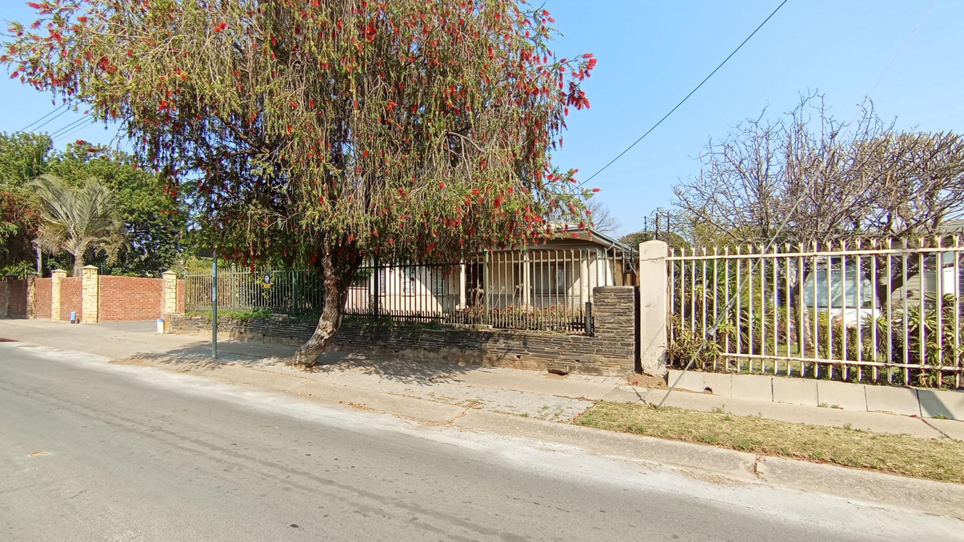 Front View of property in Capital Park