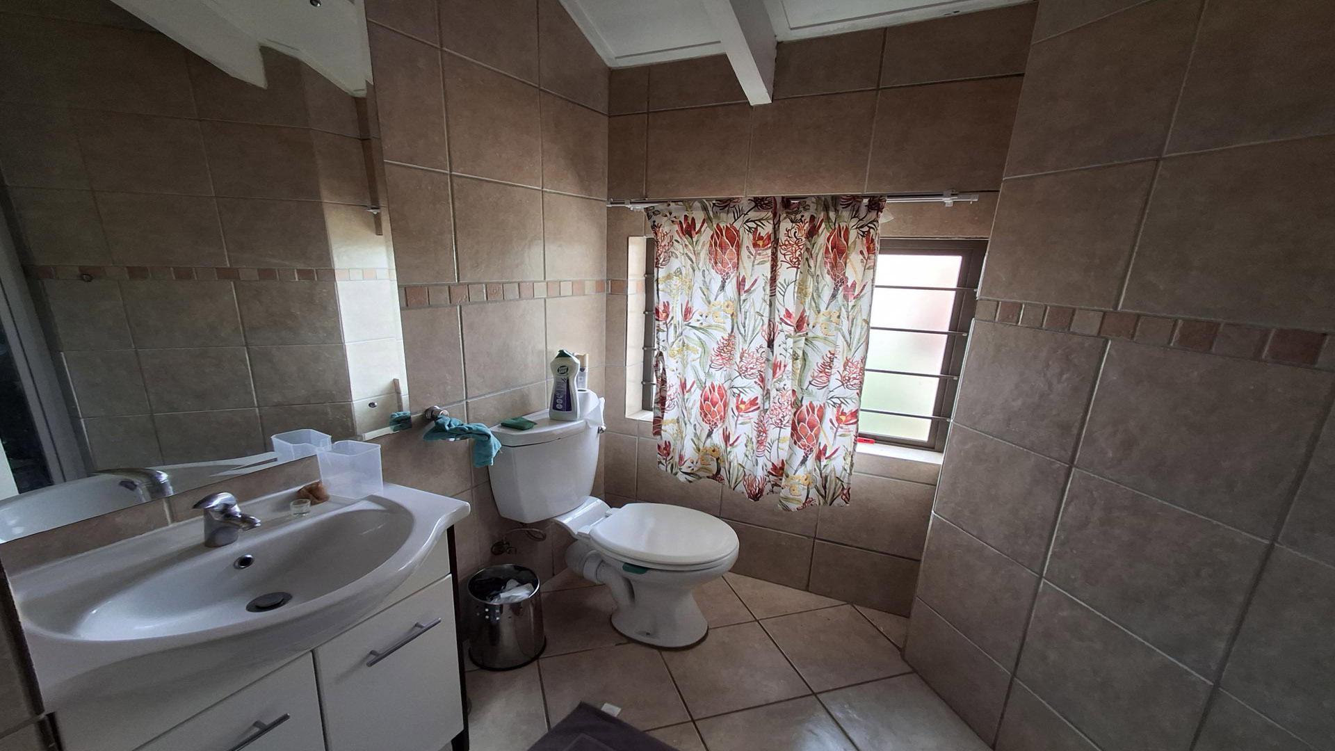 Bathroom 1 of property in Tijger Vallei