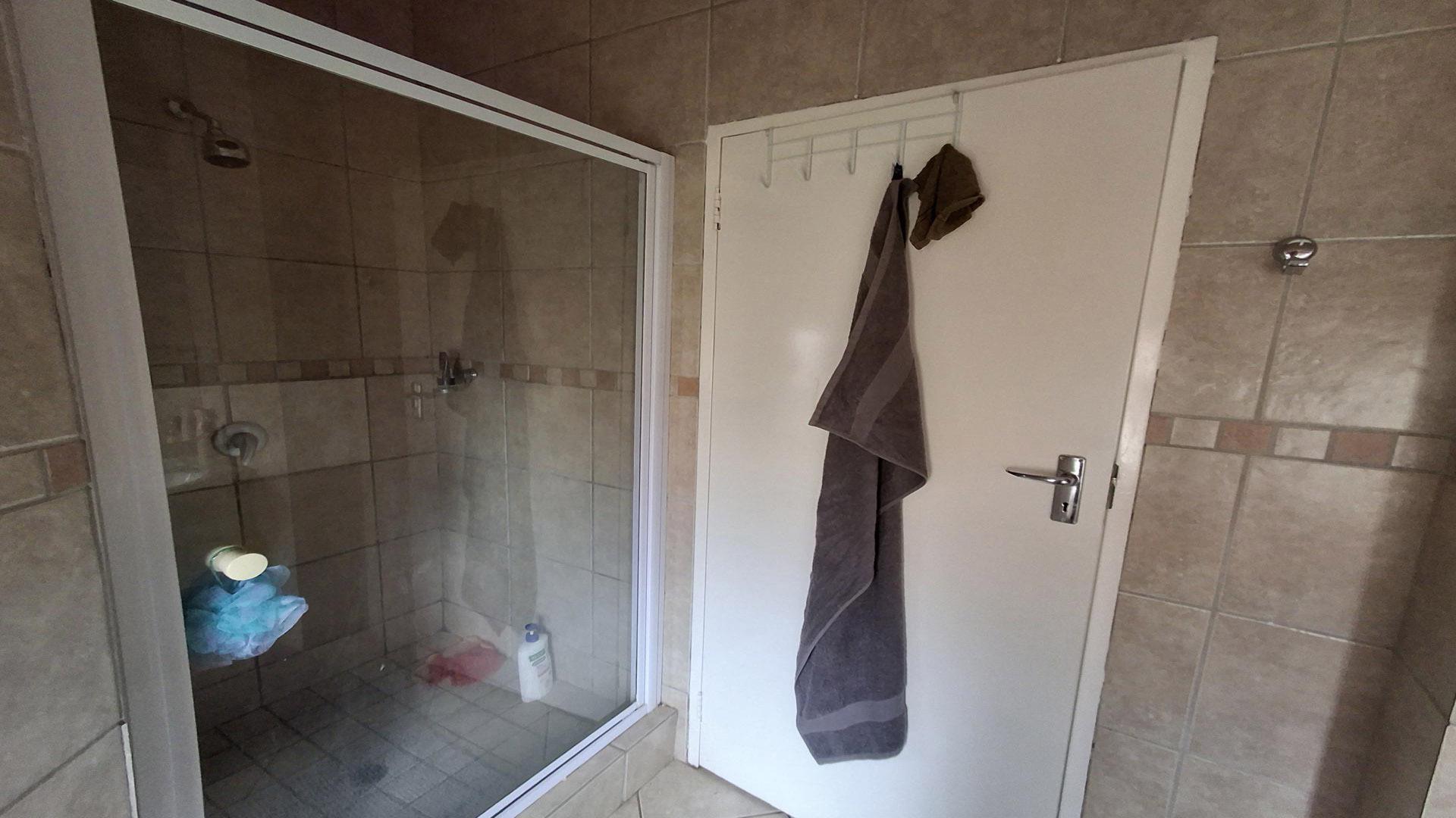 Bathroom 1 of property in Tijger Vallei