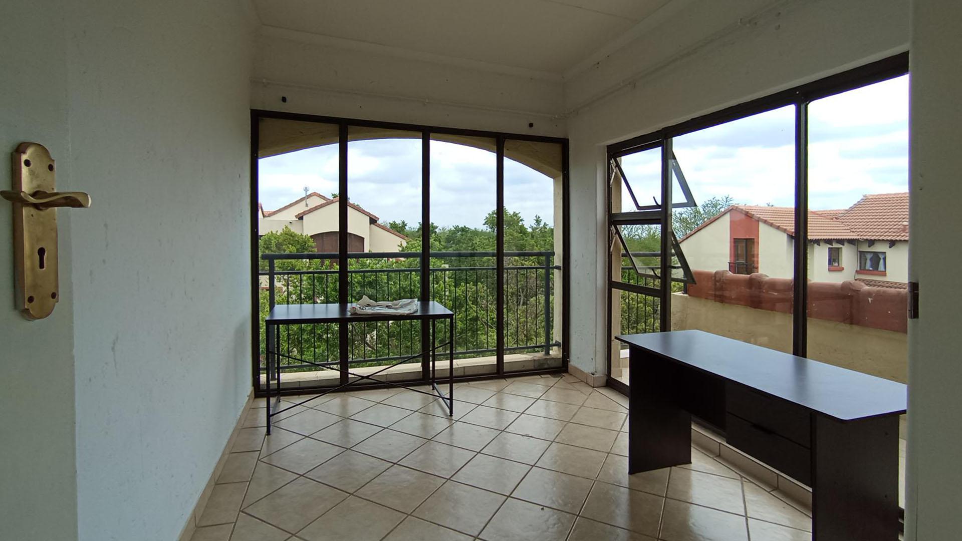 Bed Room 2 - 13 square meters of property in Tijger Vallei