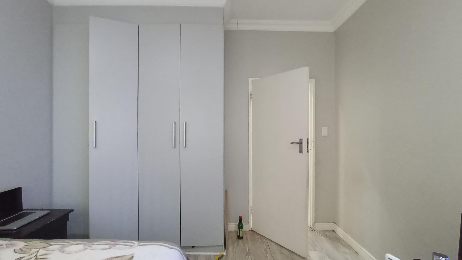 Bed Room 1 - 12 square meters of property in Greymont