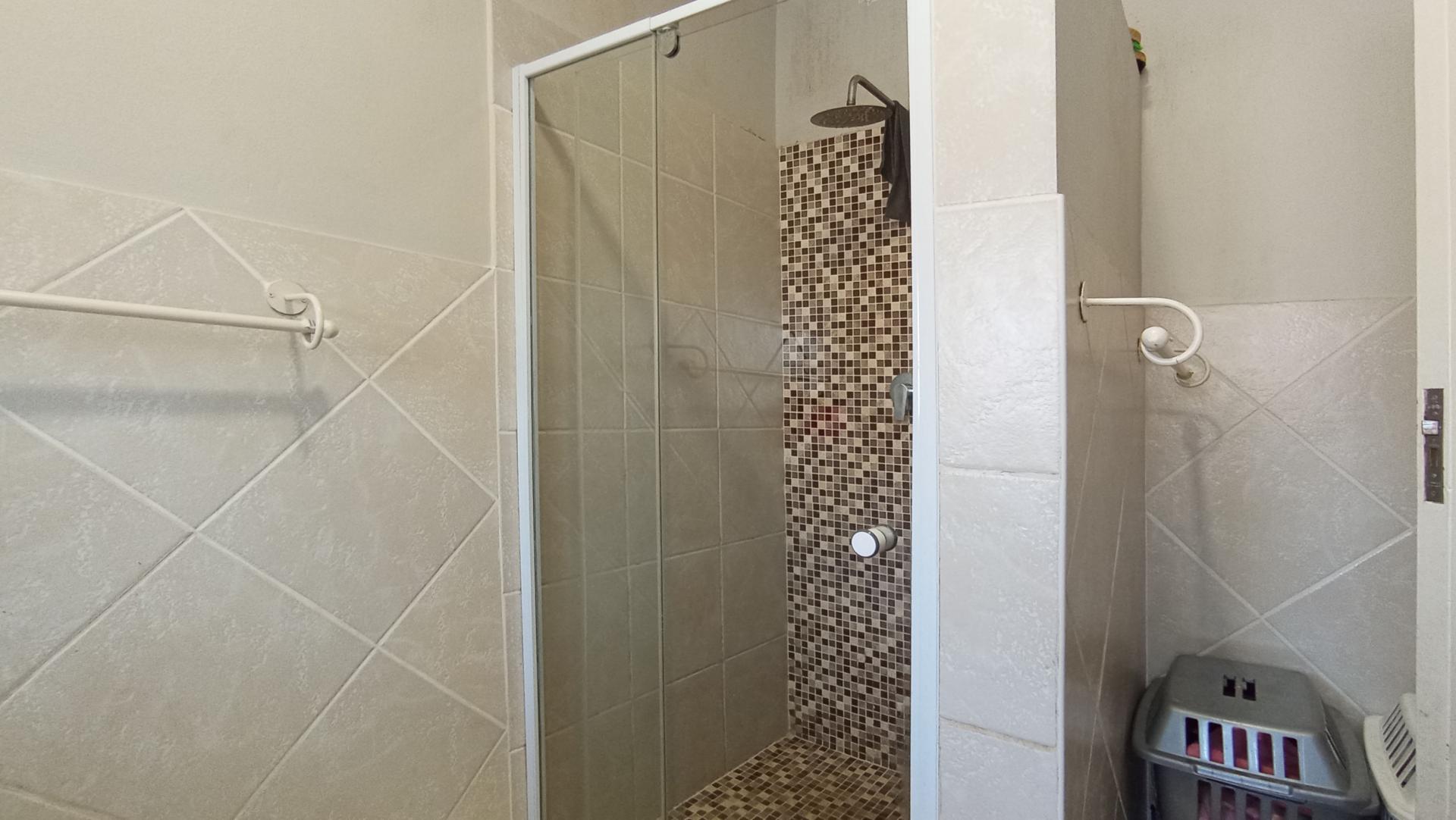 Bathroom 2 - 6 square meters of property in Greymont