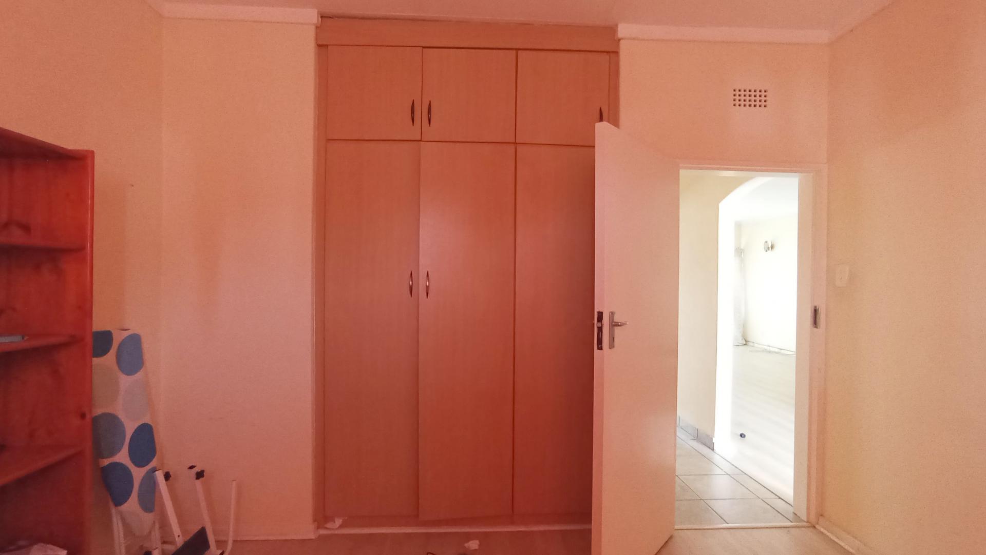 Bed Room 2 - 11 square meters of property in Woodmead