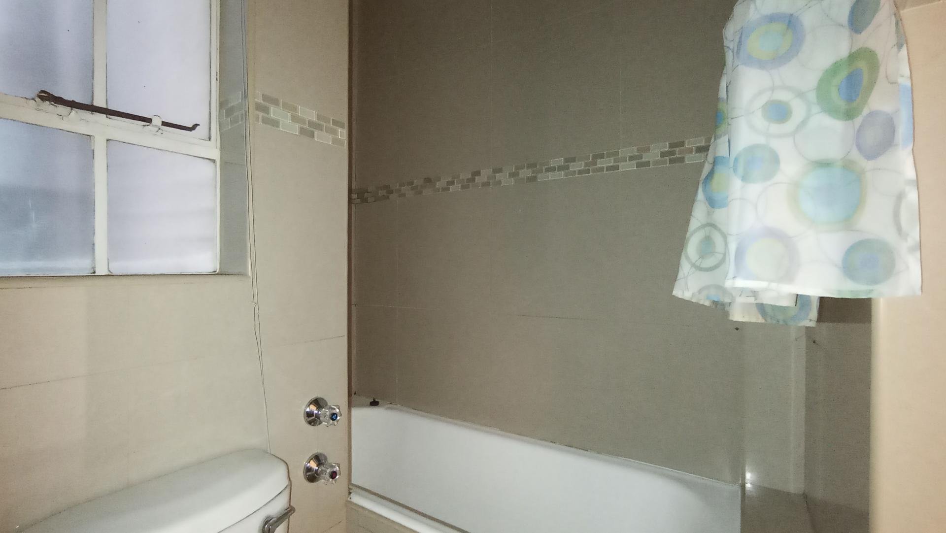 Bathroom 1 - 5 square meters of property in Woodmead