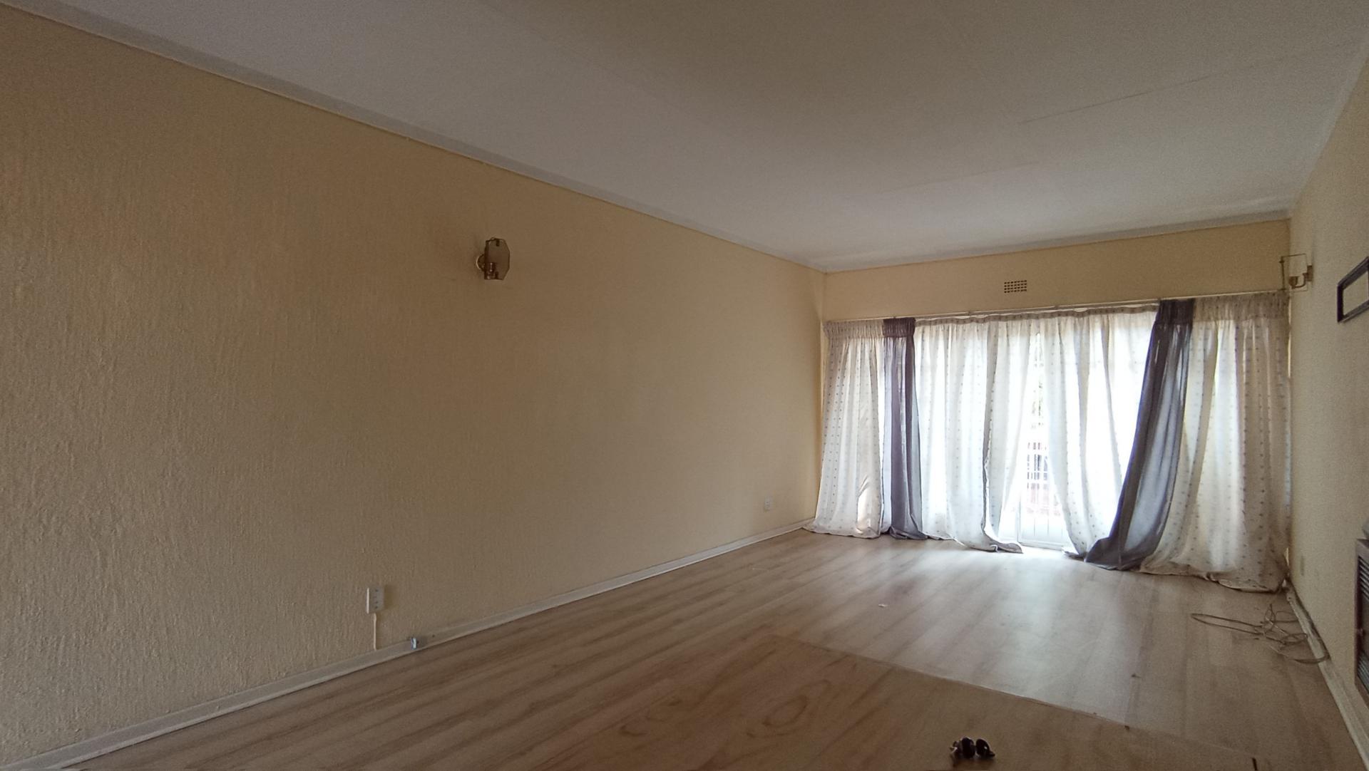 Dining Room - 17 square meters of property in Woodmead