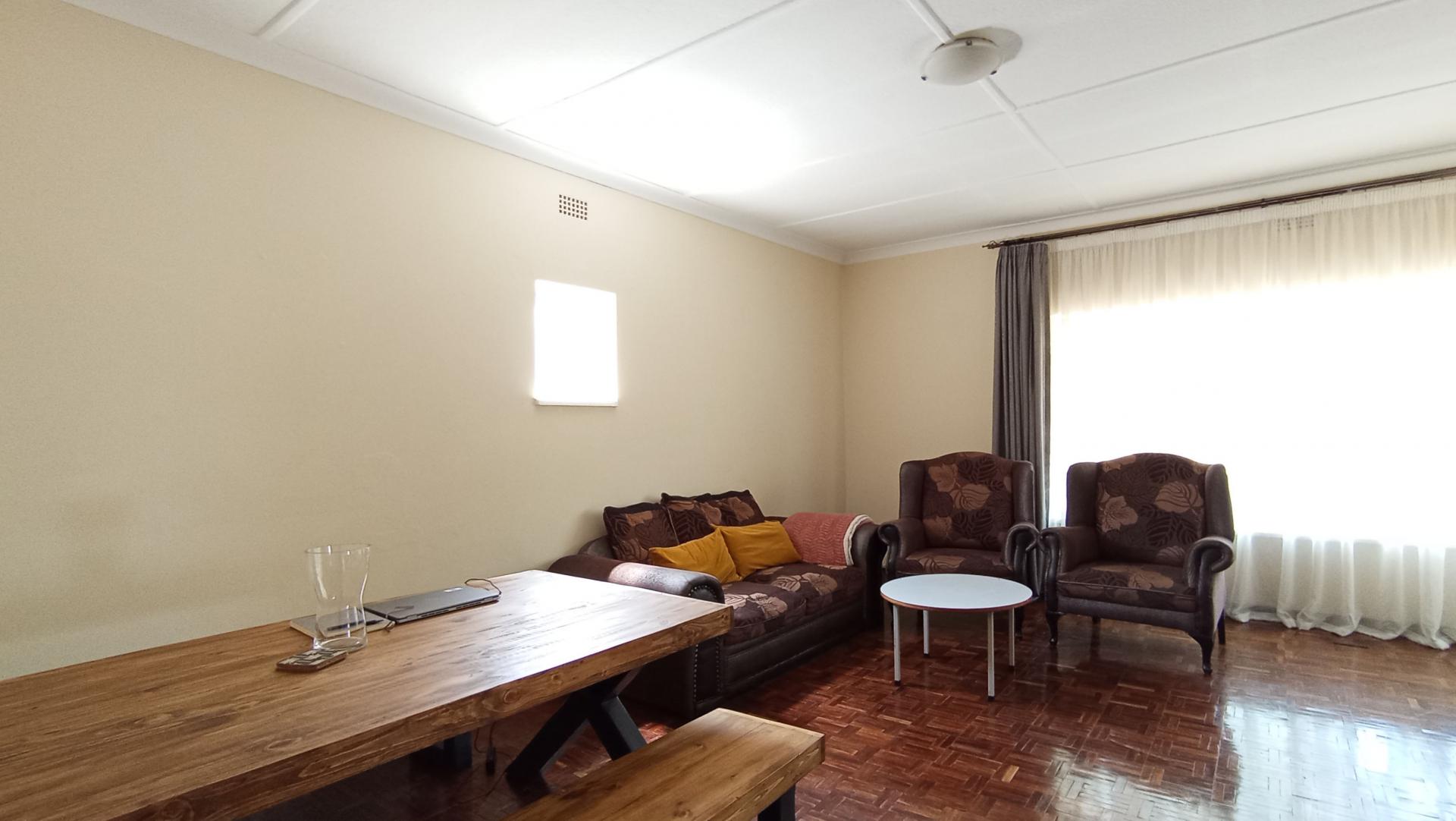 Lounges - 22 square meters of property in Florida