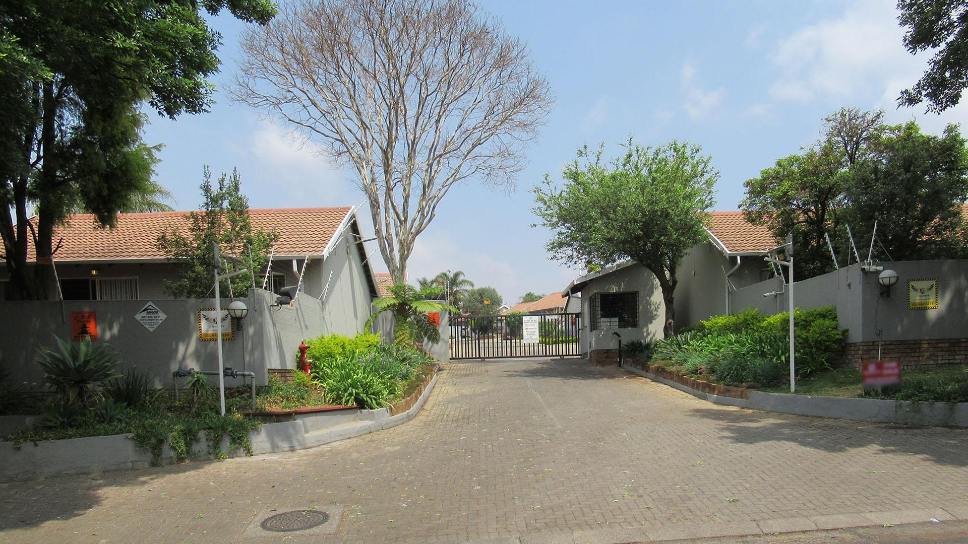 Front View of property in Northwold