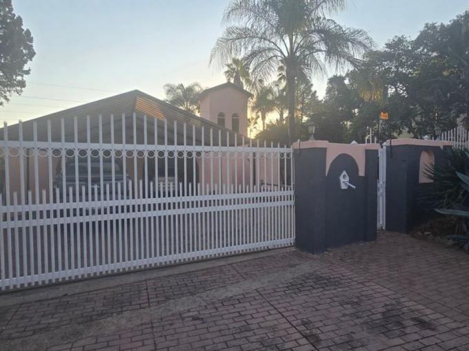 4 Bedroom House for Sale For Sale in Fauna Park - MR691340