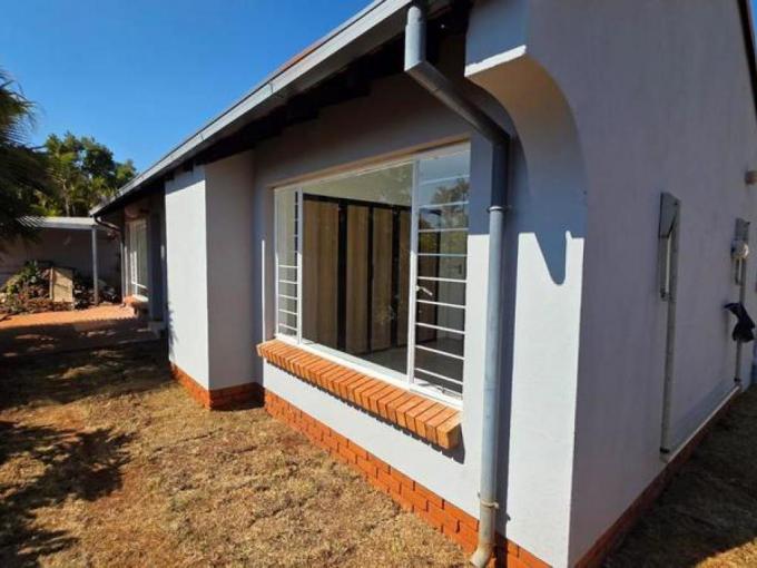 2 Bedroom House for Sale For Sale in Doornpoort - MR691347