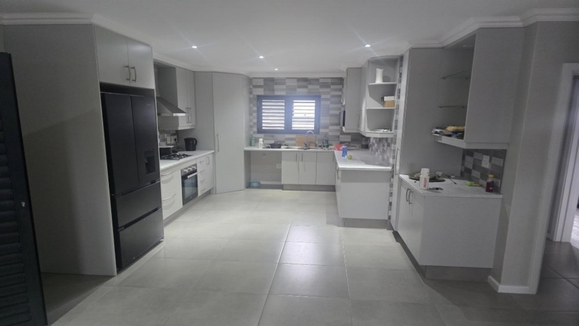 Kitchen of property in Gonubie