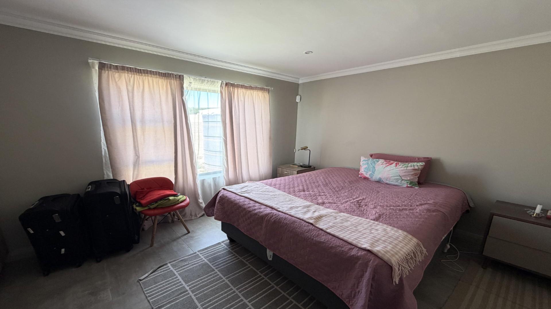 Bed Room 1 of property in Lorraine