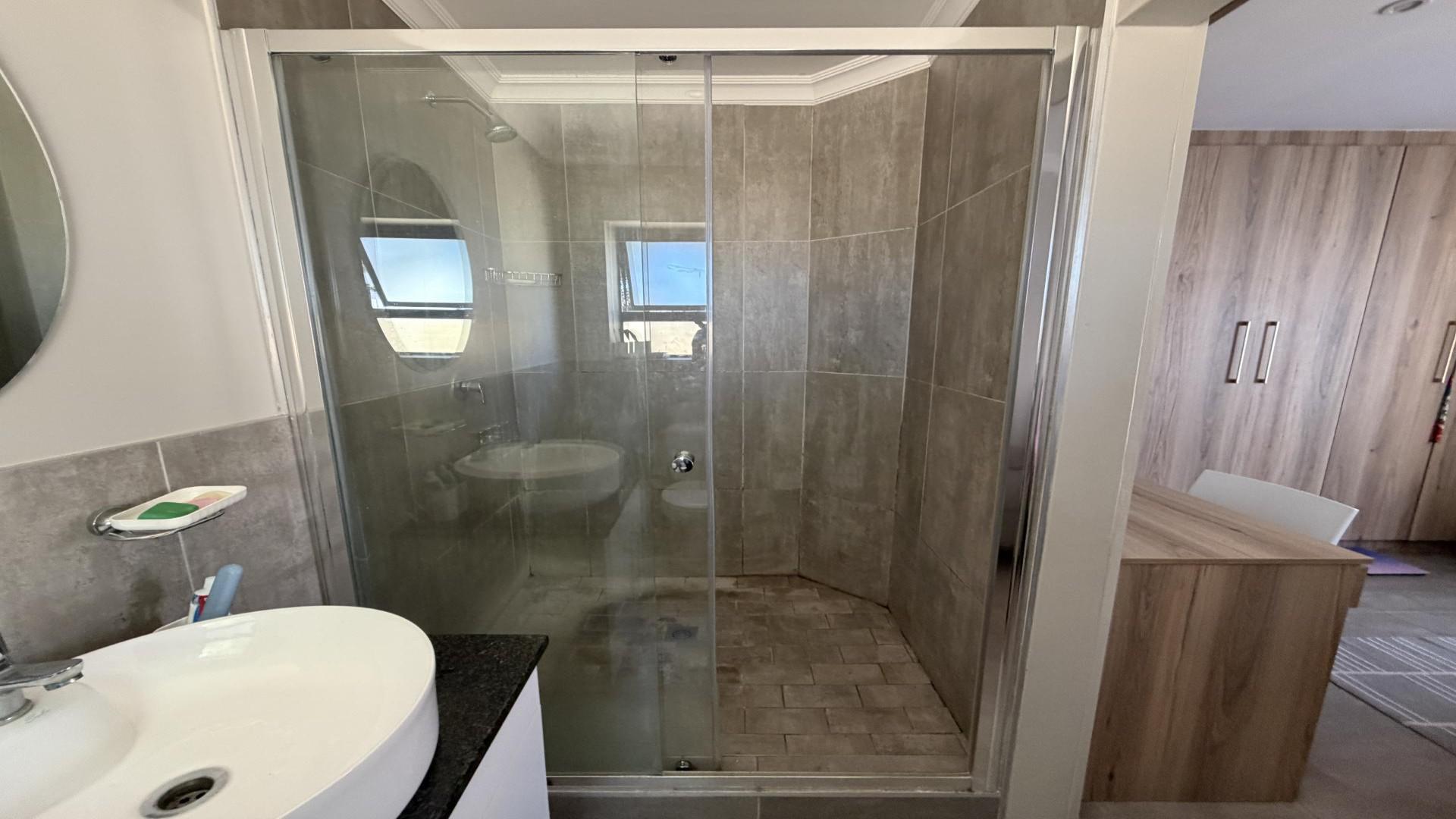 Bathroom 2 of property in Lorraine