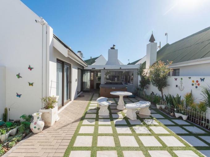 3 Bedroom House for Sale For Sale in Langebaan - MR691448
