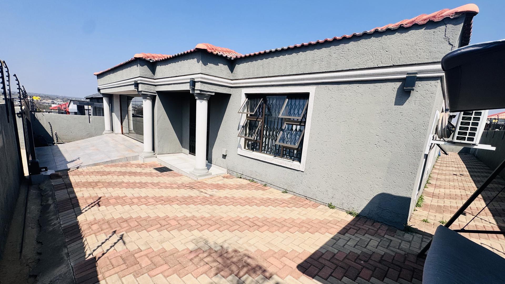Front View of property in Polokwane
