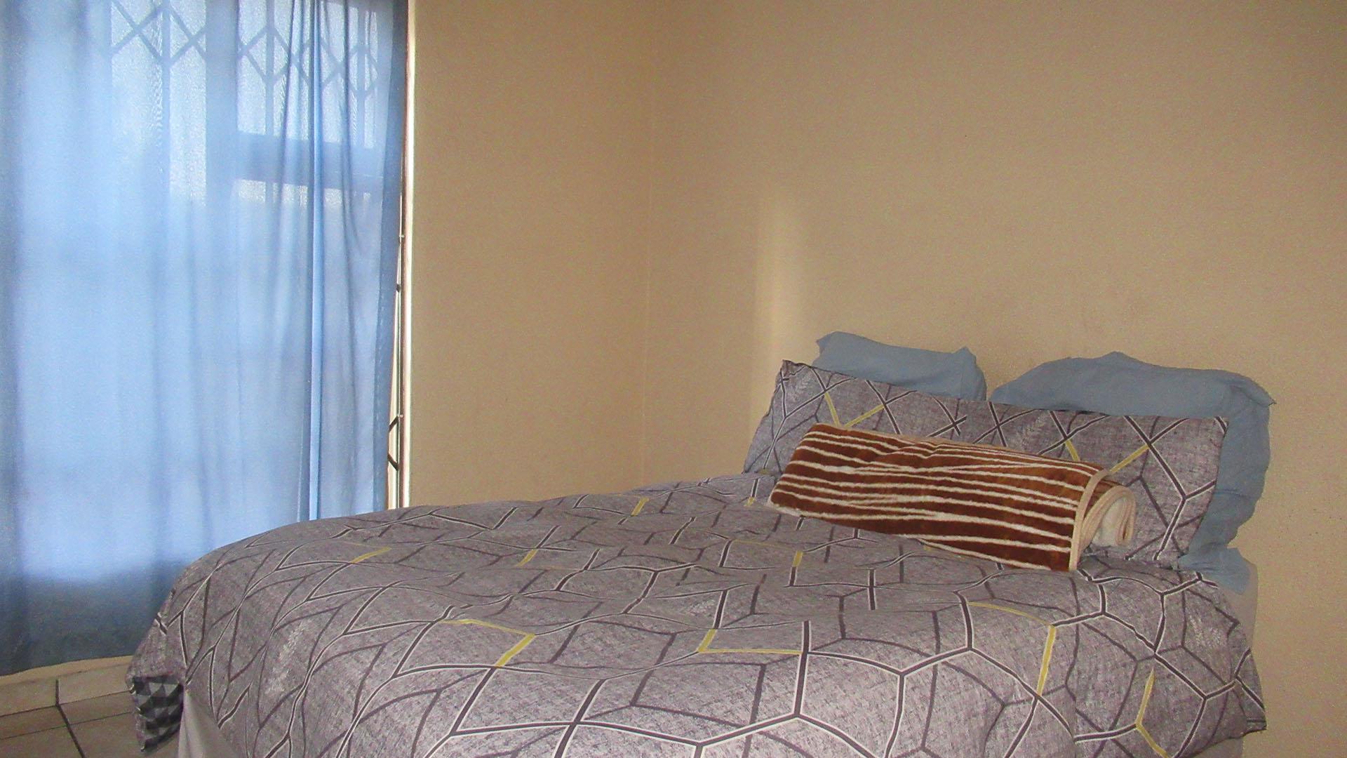 Main Bedroom - 12 square meters of property in Vanderbijlpark