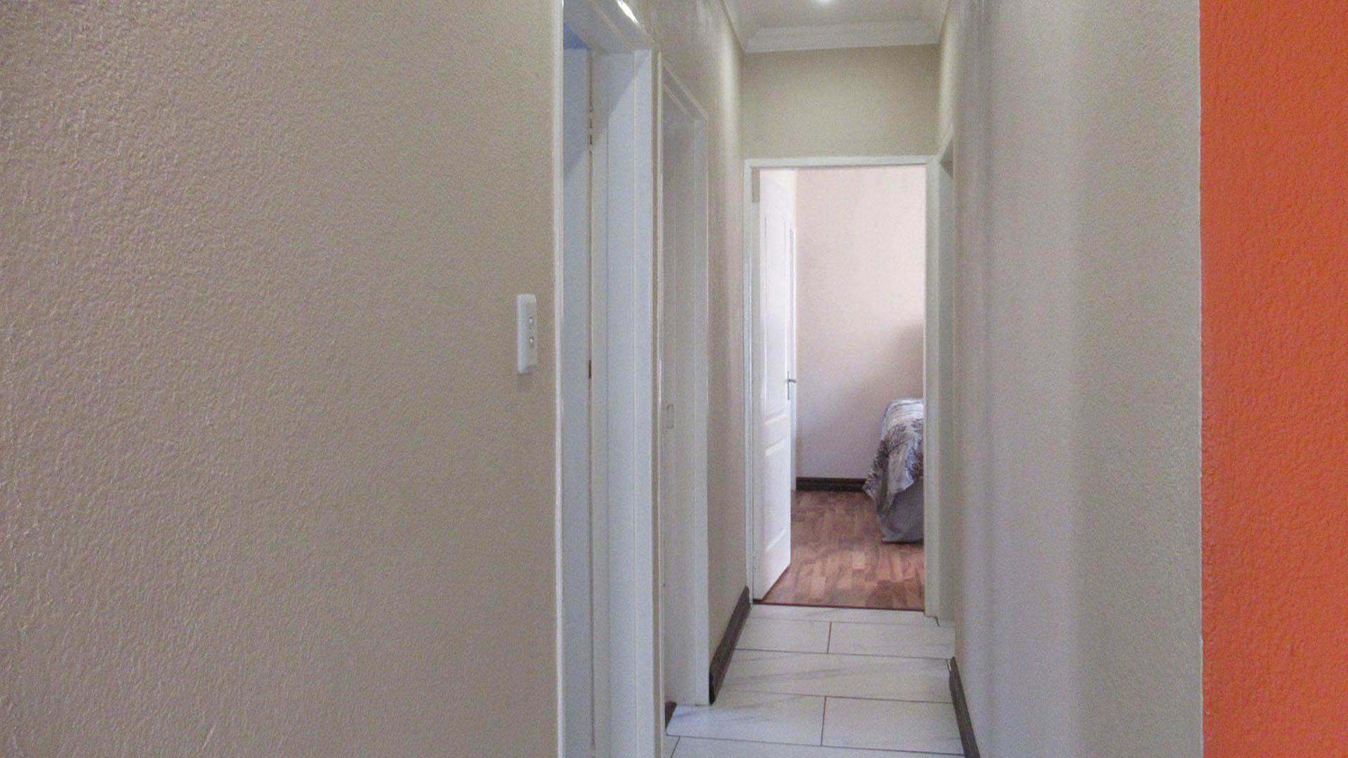 Spaces - 4 square meters of property in Roodekop