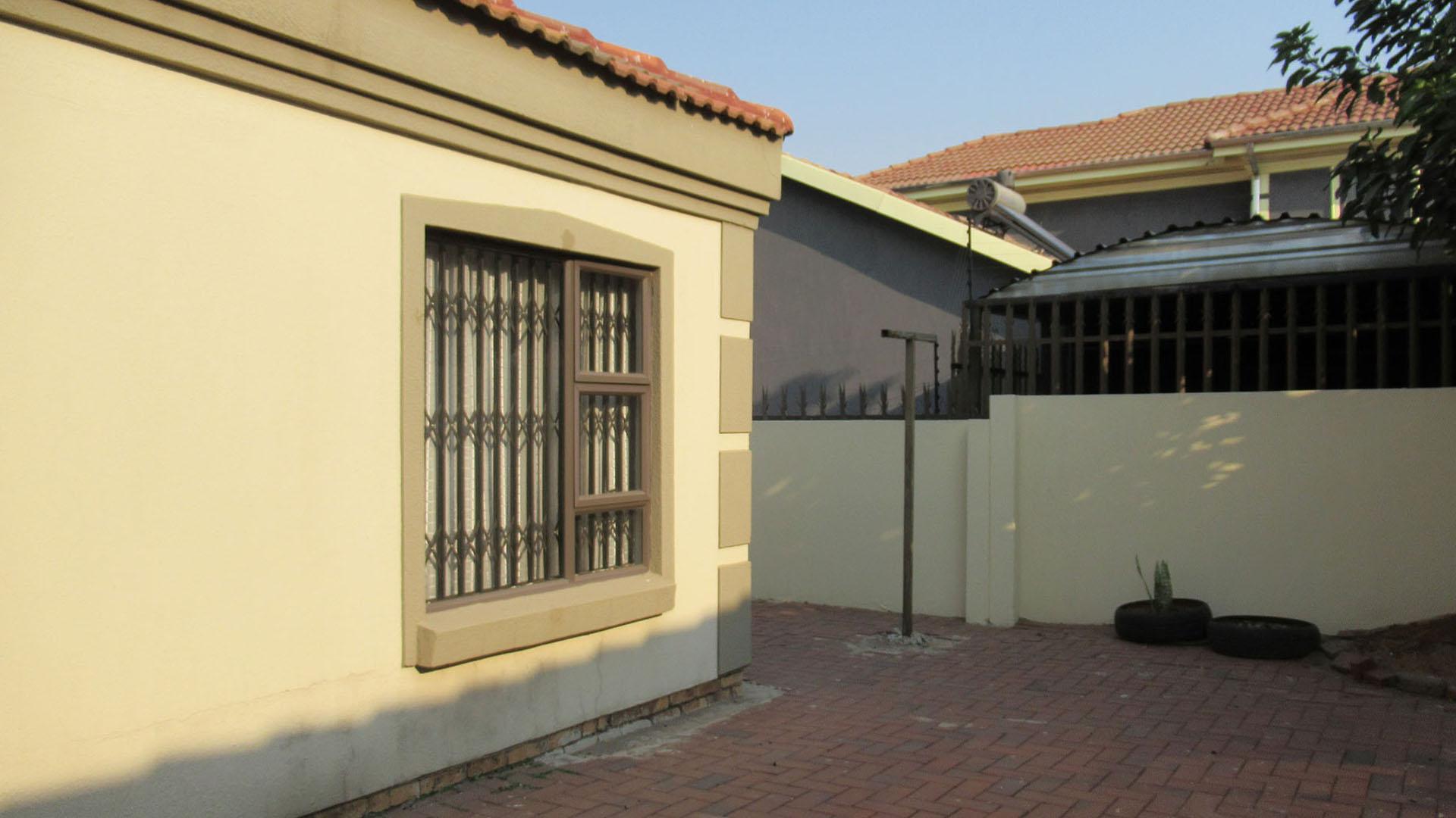 Backyard of property in Roodekop