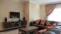 Lounges - 19 square meters of property in Roodekop