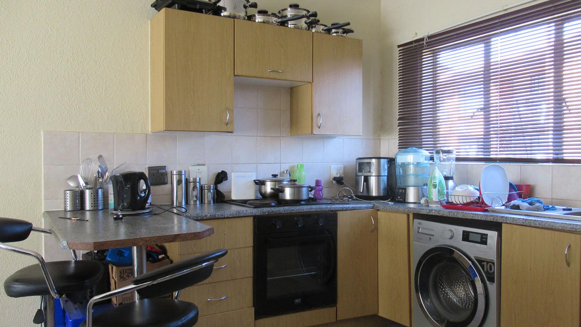 Kitchen - 7 square meters of property in Meredale