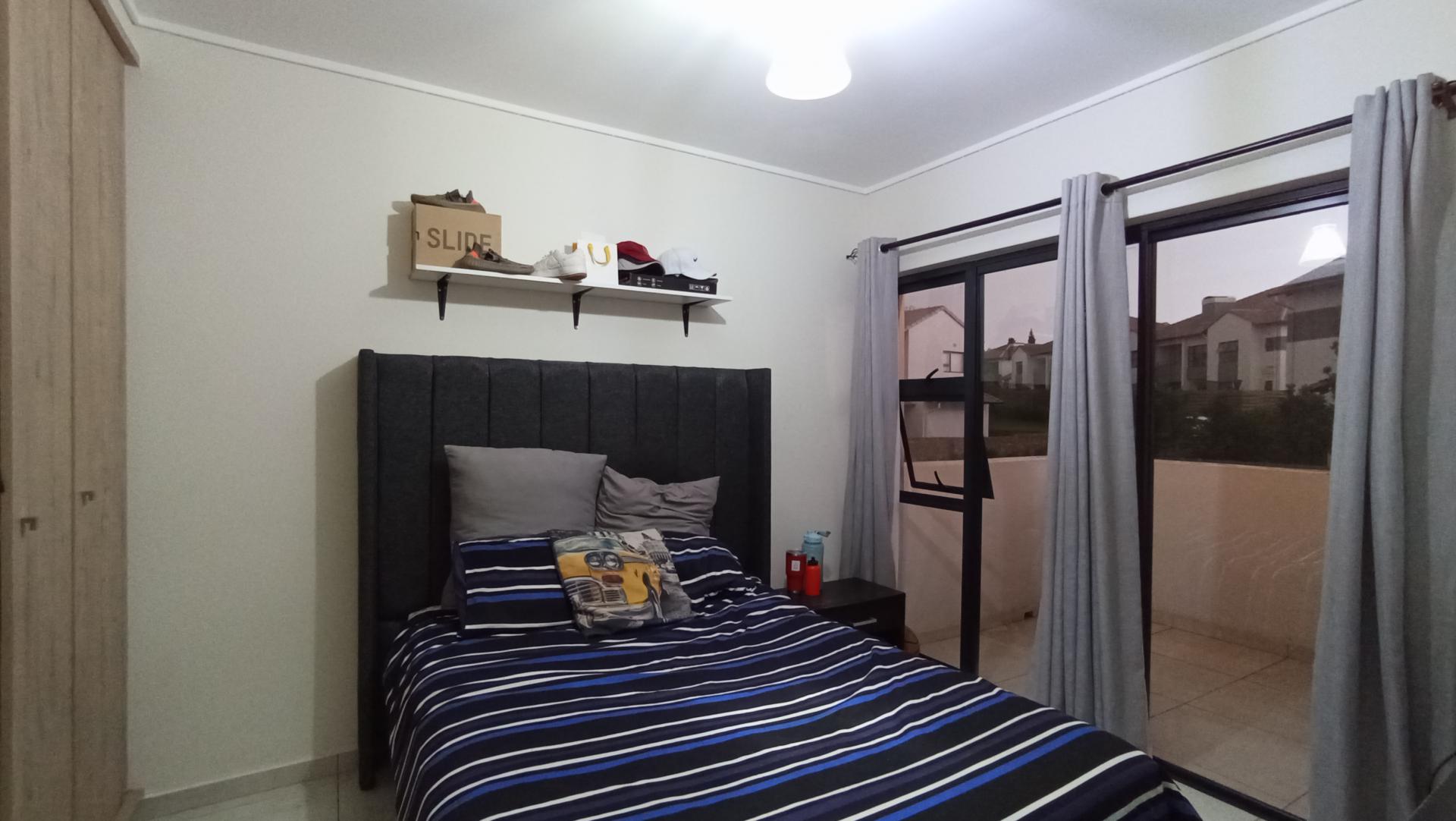 Bed Room 2 - 15 square meters of property in Noordhang