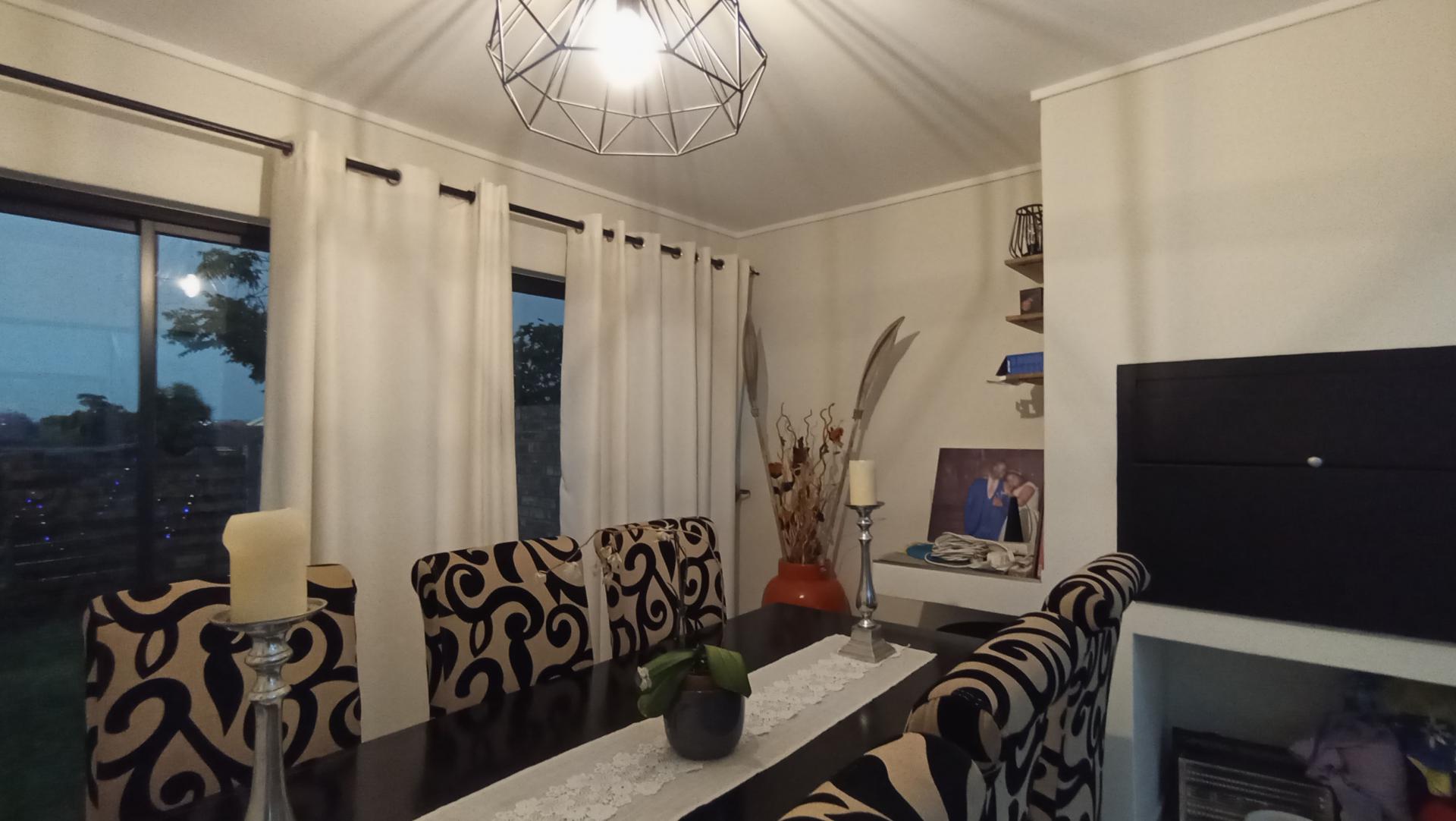 Dining Room - 12 square meters of property in Noordhang