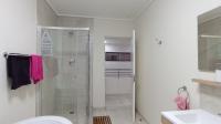 Bathroom 1 - 10 square meters of property in Noordhang