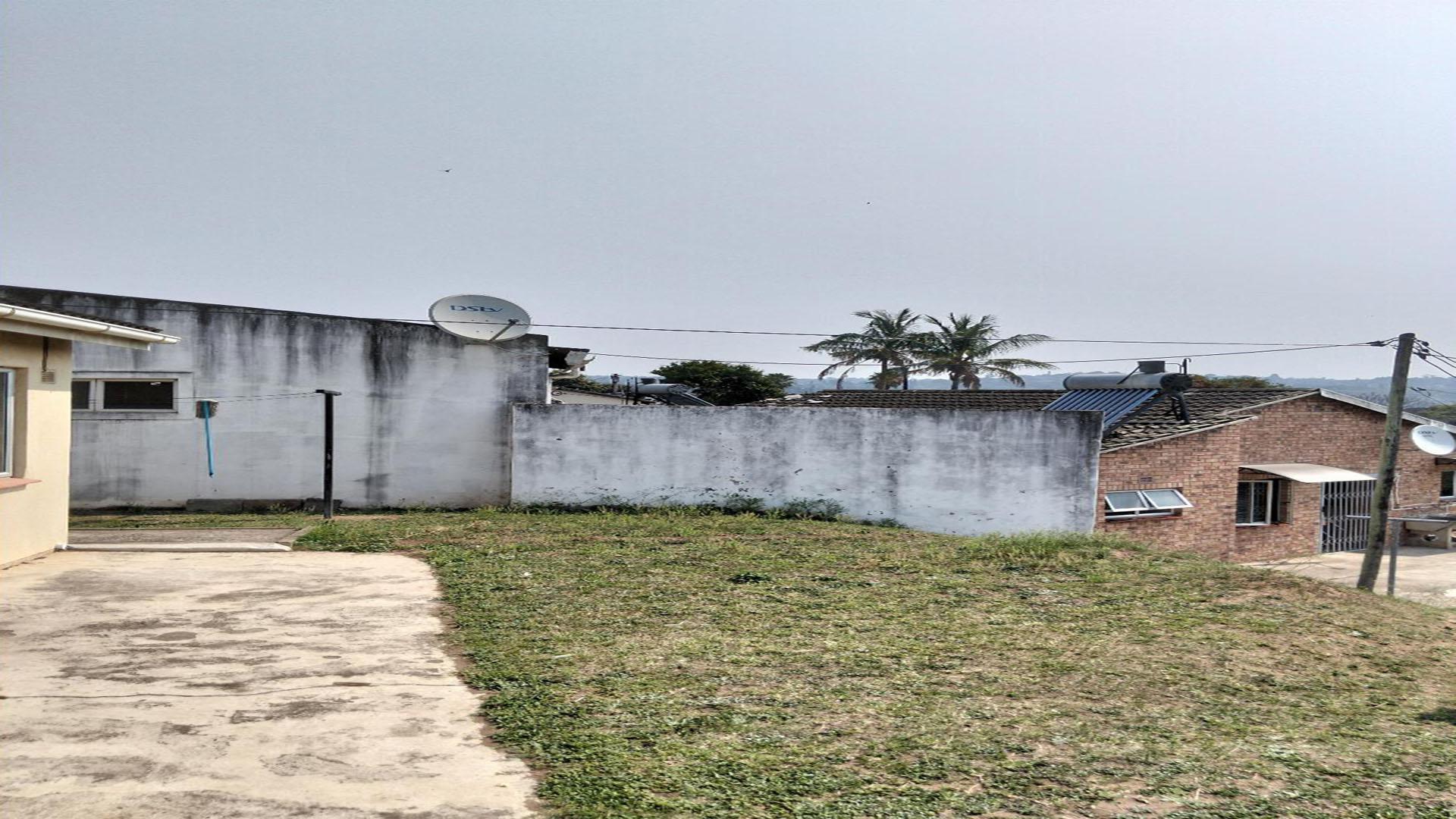 Spaces - 2 square meters of property in Bonela