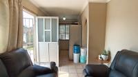 Lounges - 9 square meters of property in Bonela