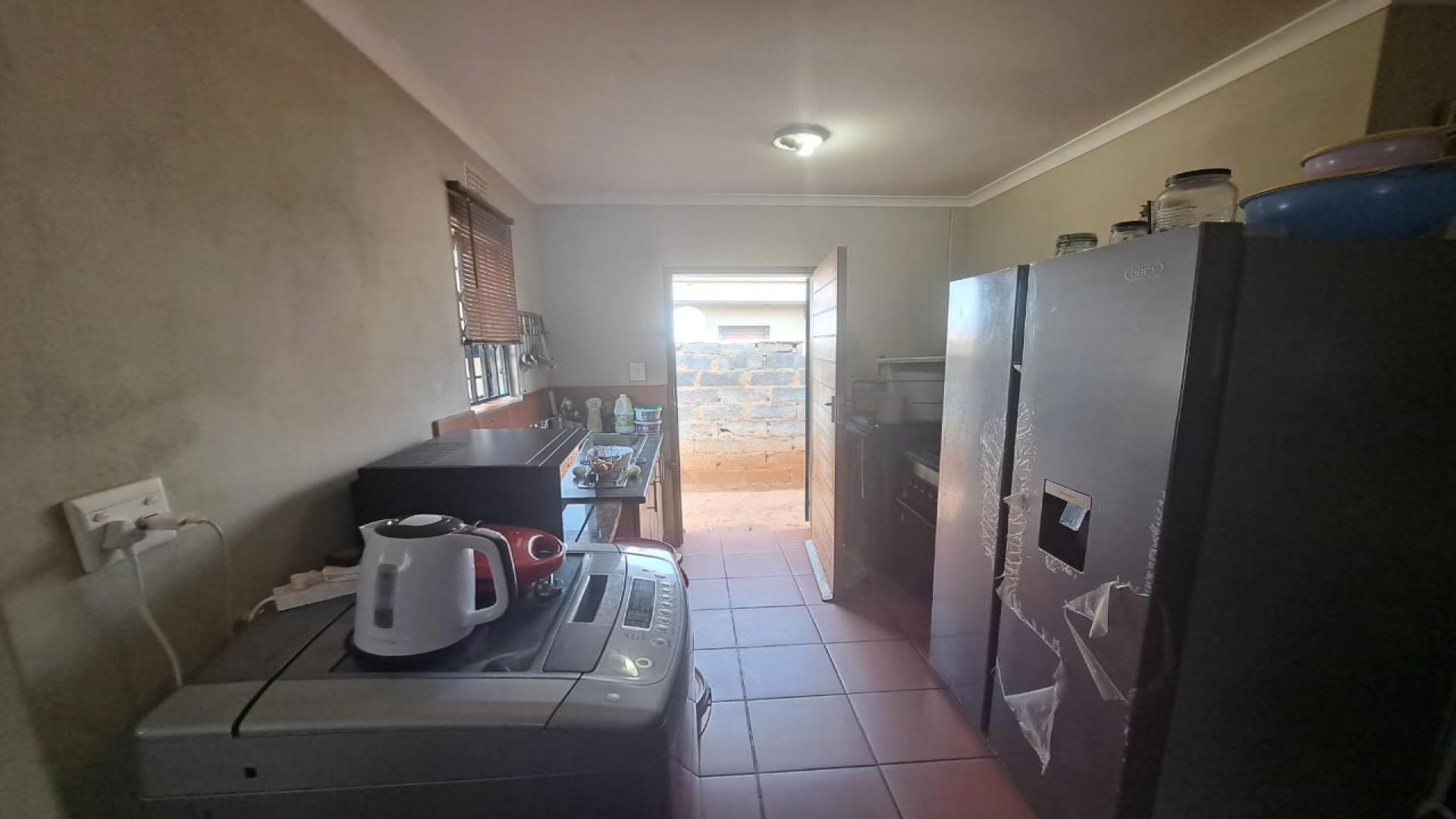 Kitchen of property in Protea Glen