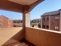  of property in Die Hoewes
