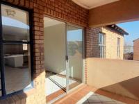  of property in Die Hoewes