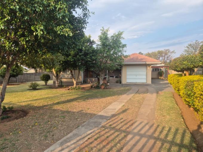 3 Bedroom House for Sale For Sale in Protea Park Remove - MR691605