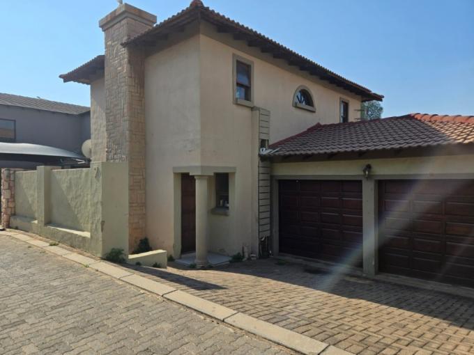 2 Bedroom Simplex for Sale For Sale in Jordaanpark - MR691612