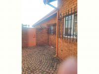  of property in Magaliesmoot AH