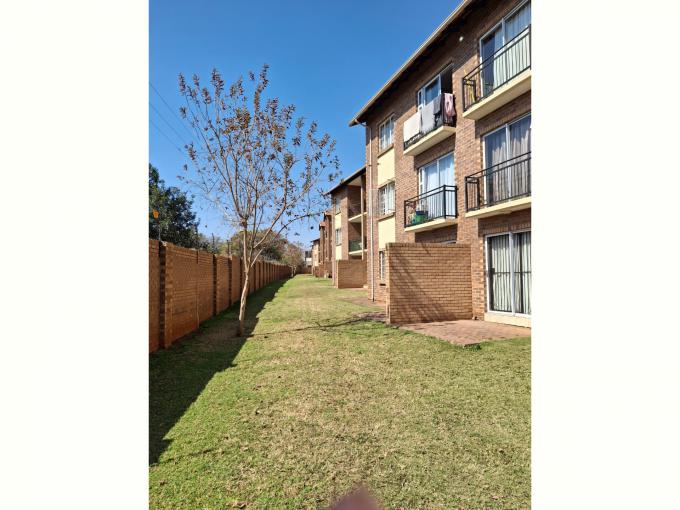 2 Bedroom Apartment for Sale For Sale in Annlin West - MR691632