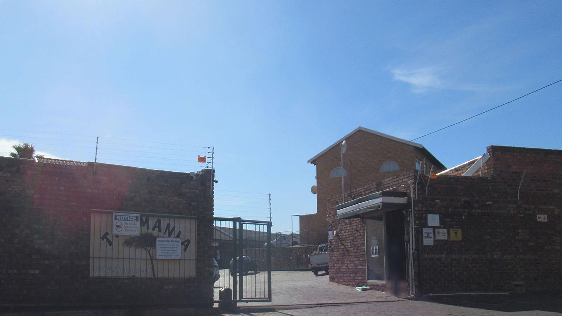 Front View of property in Rant-En-Dal
