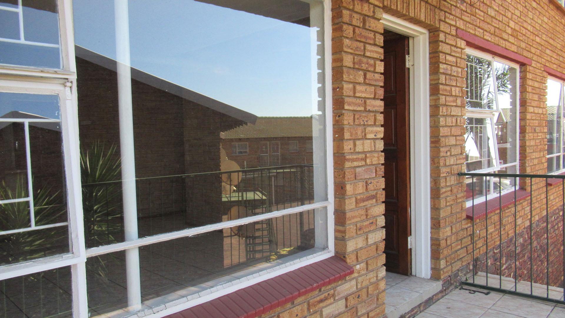 Balcony - 6 square meters of property in Rant-En-Dal