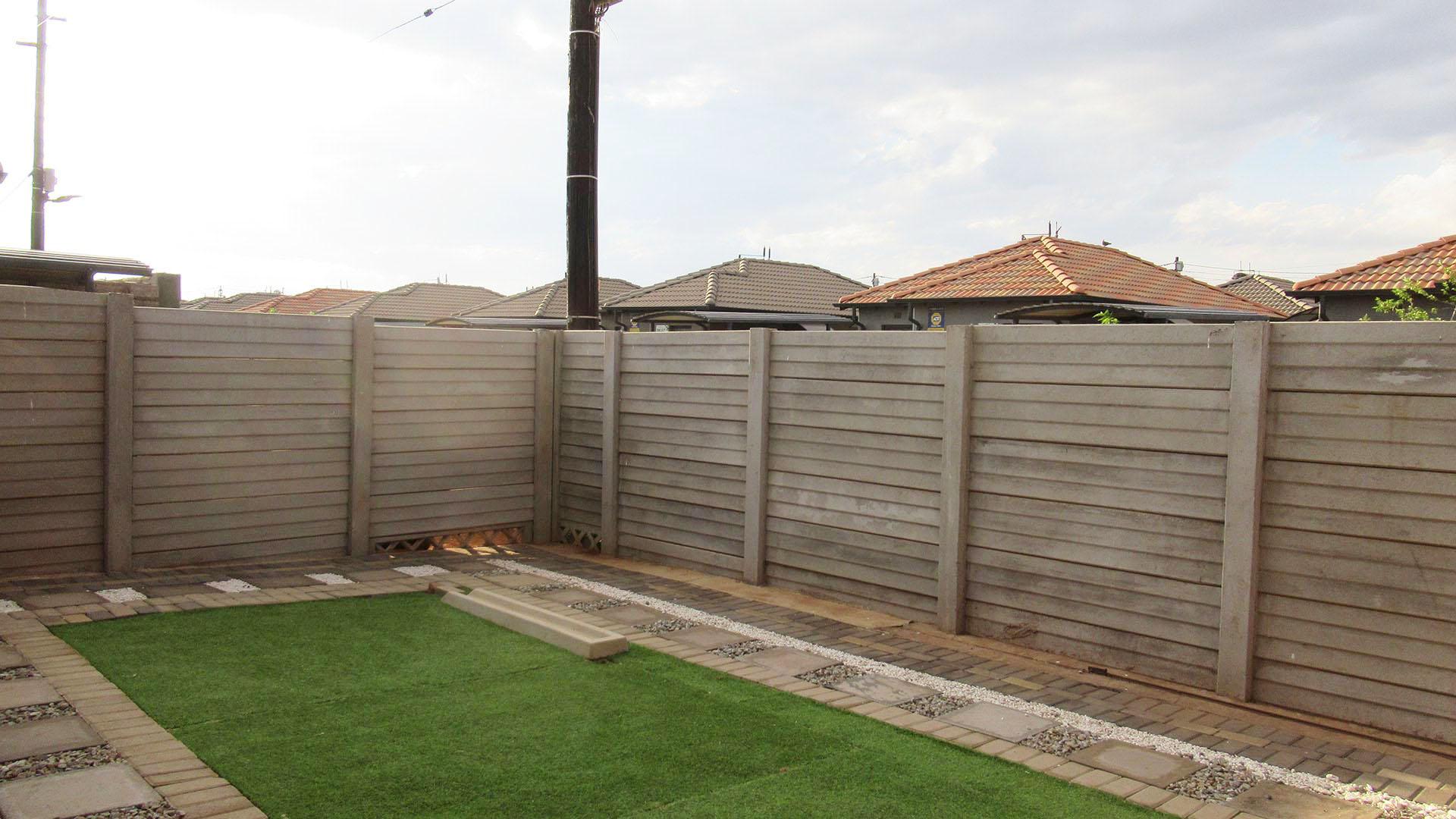 Front View of property in Protea Glen