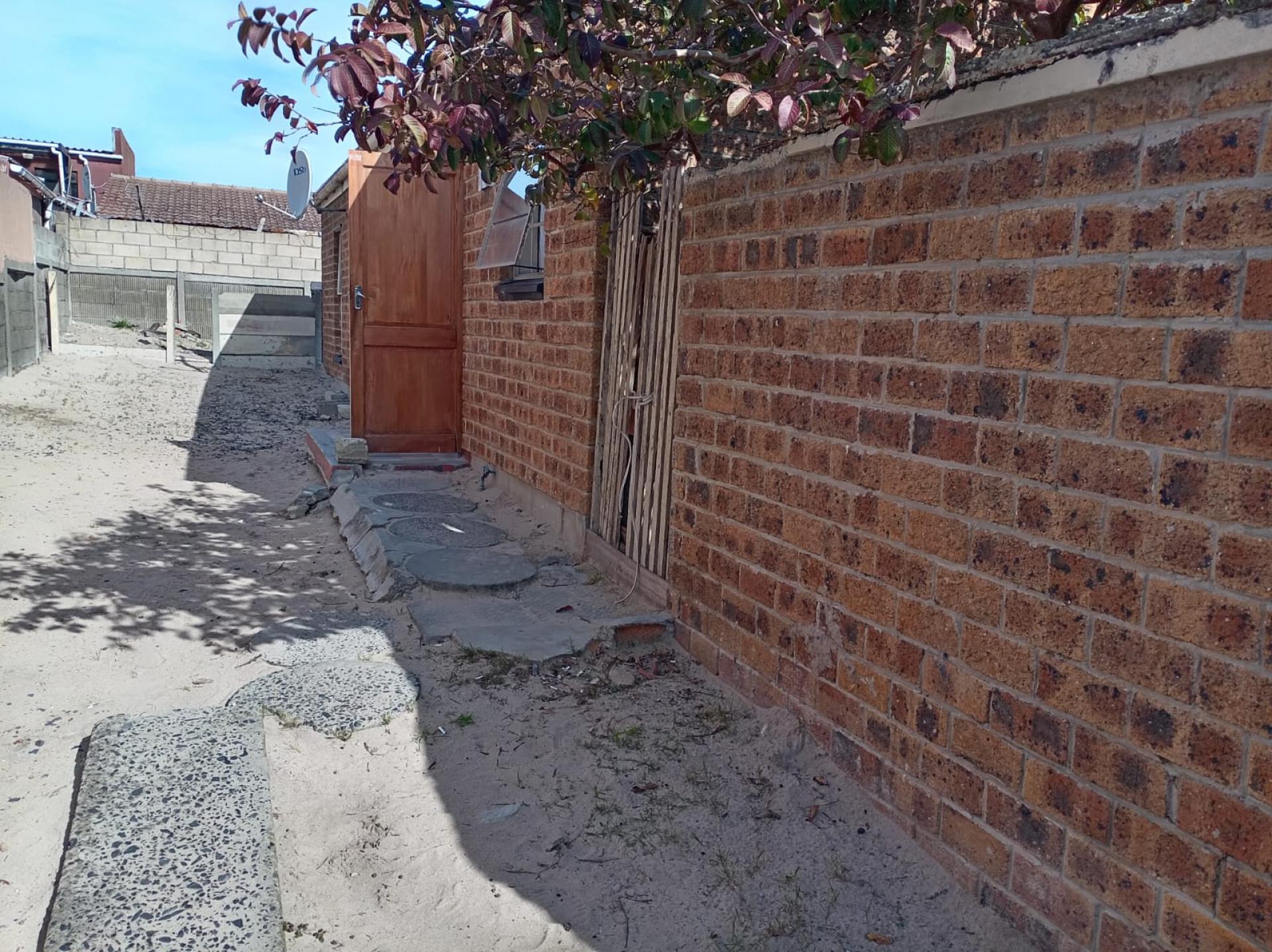  of property in Lentegeur