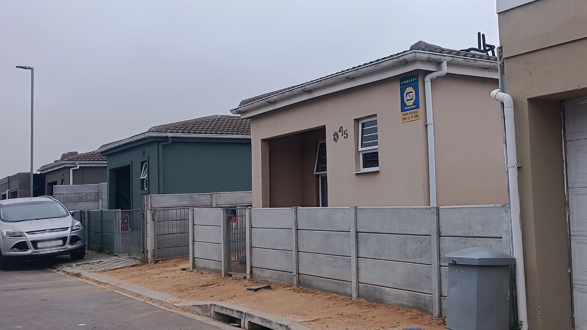 Front View of property in Electric City